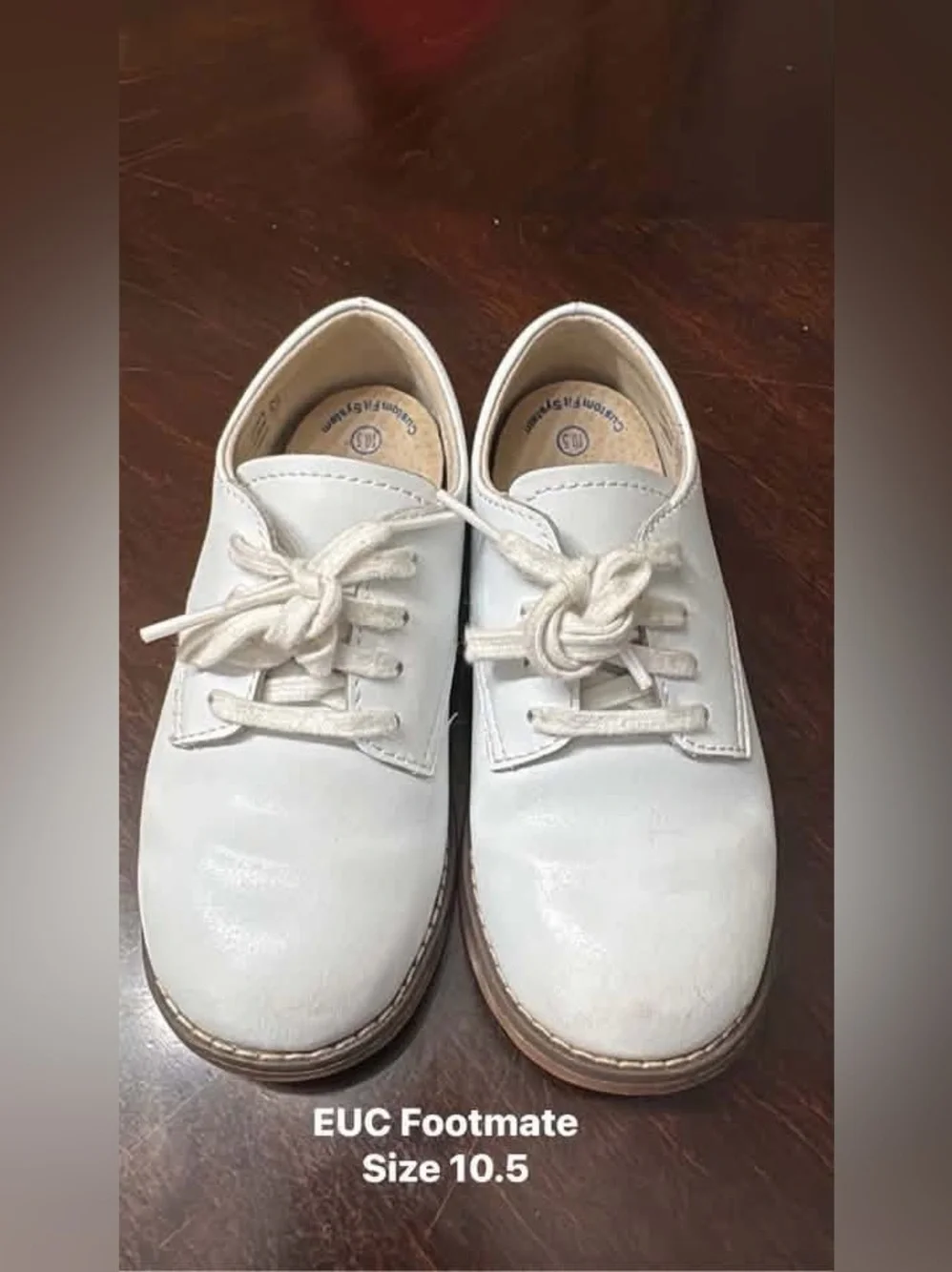 Classic Kids White Leather Lace-Up Shoes size 10.5 EUC